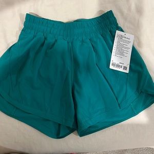 Lululemon Track That MR Short 5” Lined